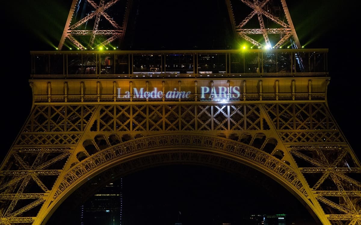 La Mode aime Paris, projection sur la Tour Eiffel